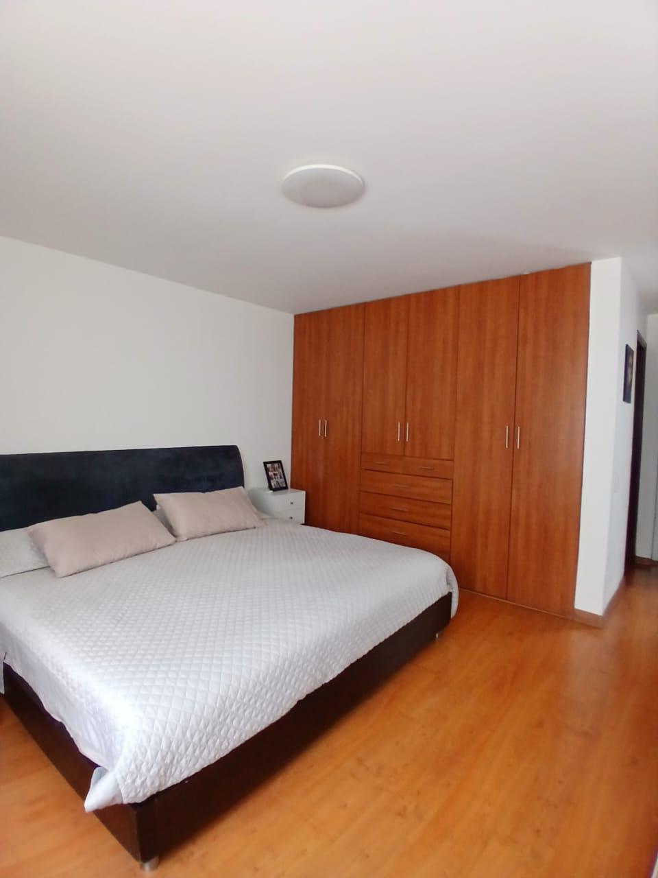 Imagen miniatura 21d0a574-a67c-4010-bd14-d8b99768047c