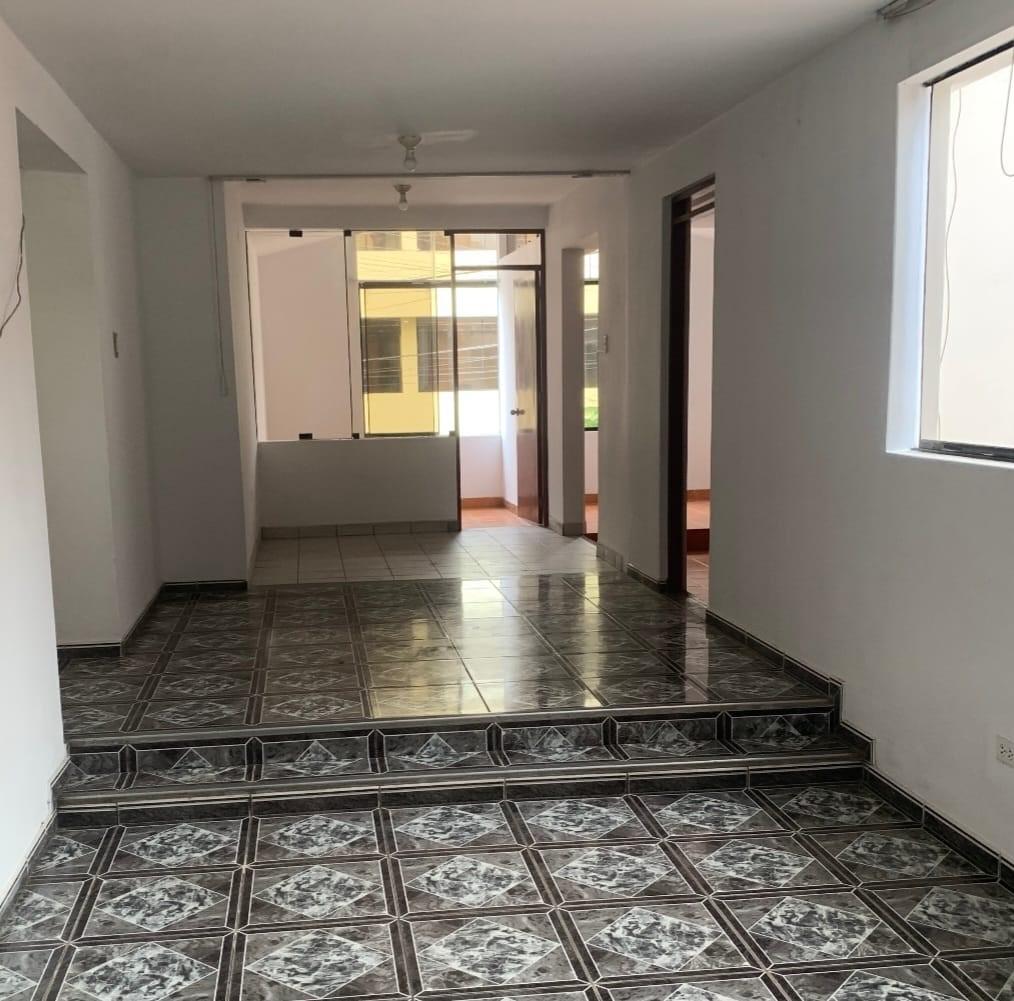 Imagen miniatura e01e5930-e3ec-4e5d-b557-1bafbc3fb0b4