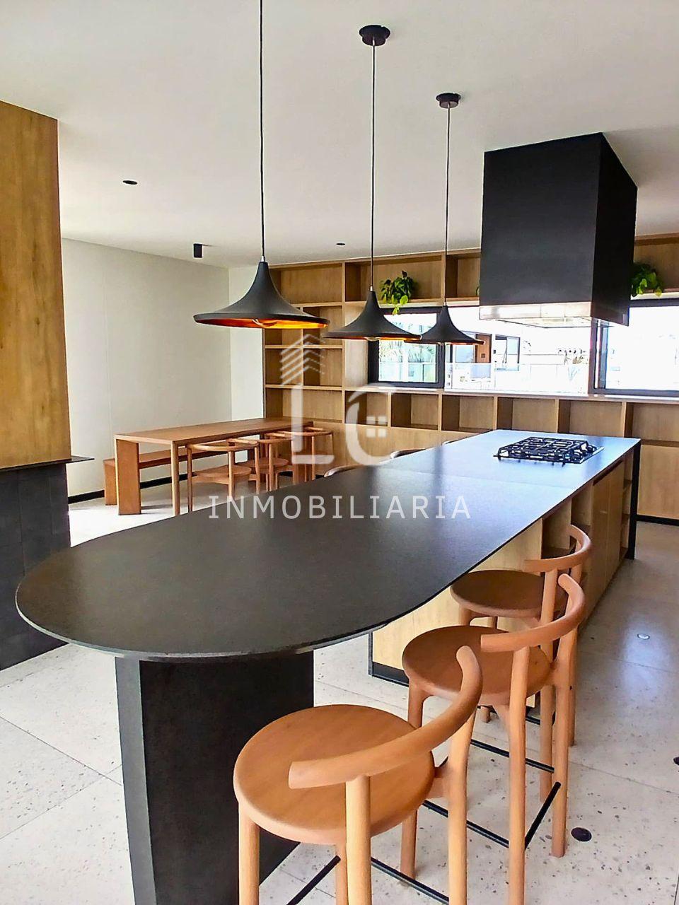 Imagen miniatura e23988f6-1516-4f27-8ac3-85556afc0f3e